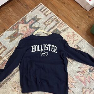 Hollister Men's Navy Sweater